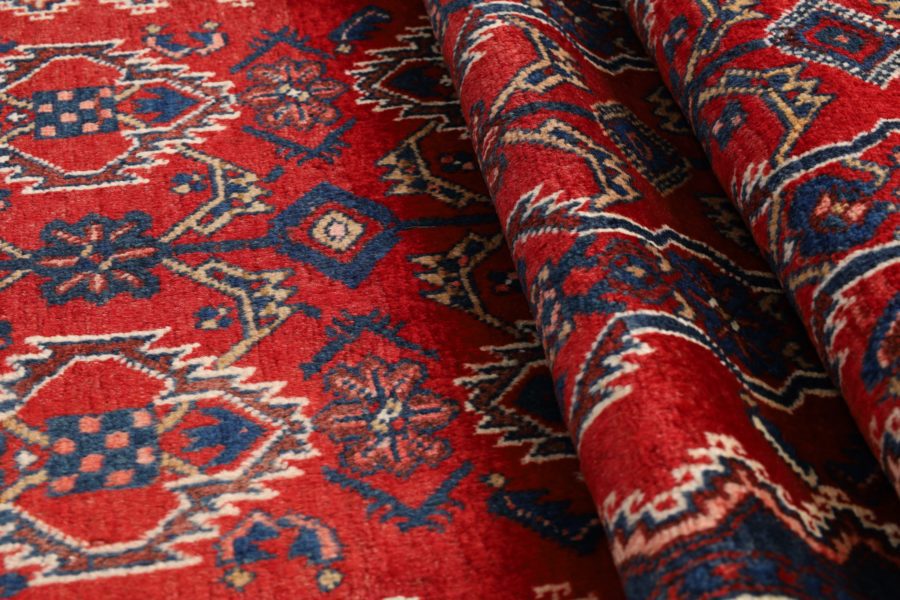 Hand-knotted Persian Hamadan carpet