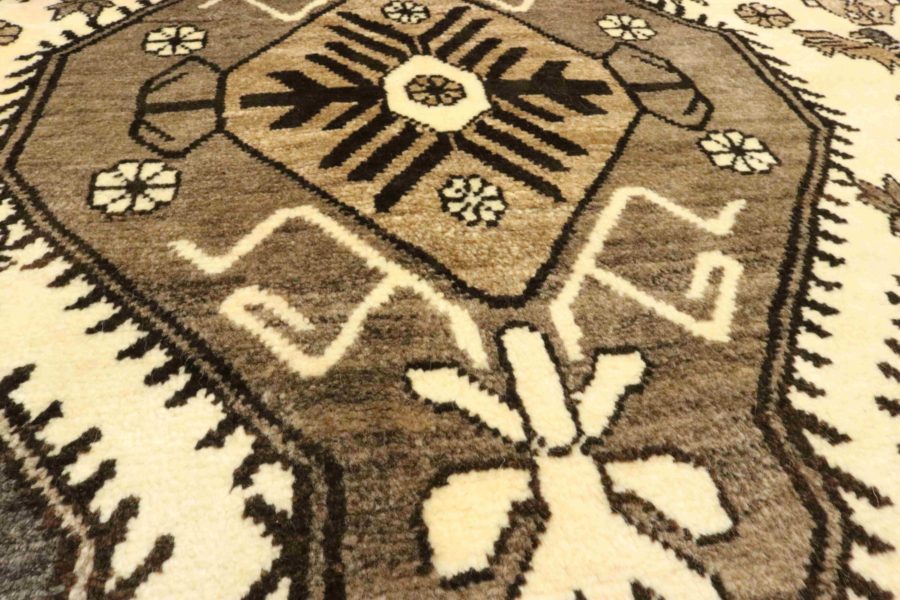 Hand-knotted Persian Qashqai carpet