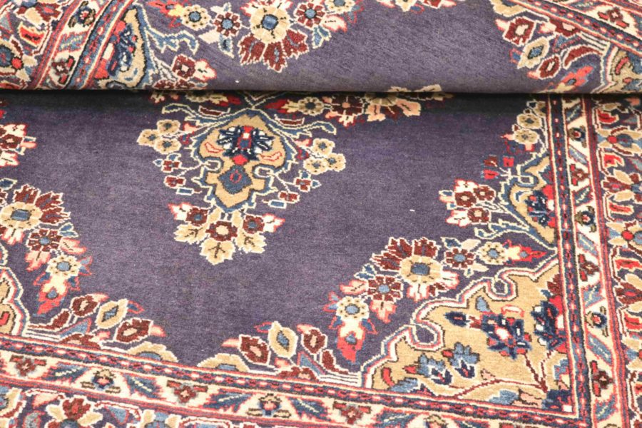 Hand-knotted Persian Sarouk carpet