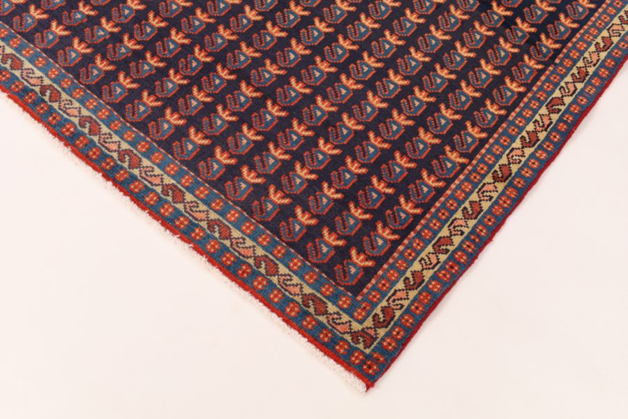 Hand-knotted Persian Sarouk carpet