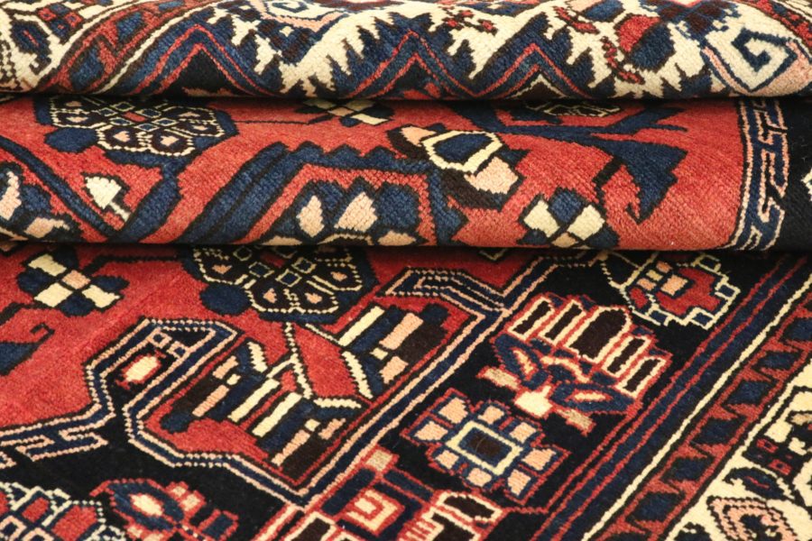 Hand-knotted Persian Saveh carpet