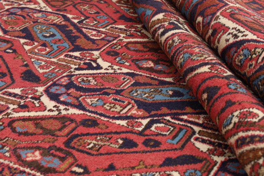 Hand-knotted Persian Sirjan carpet