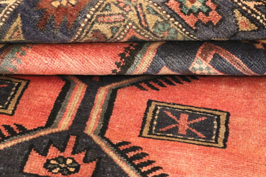 Hand-knotted Persian Zanjan carpet